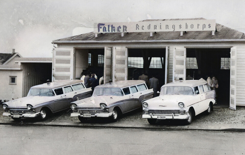 Bilparken hos Falken i Kristiansand under åpningen i 1961 var amerikanske slagskip av typen Chevrolet Bel Air 1955-modell og Ford Custom 1956-utgave. Samt grombilen, som var en Ford Thunderbird med V8-motor.