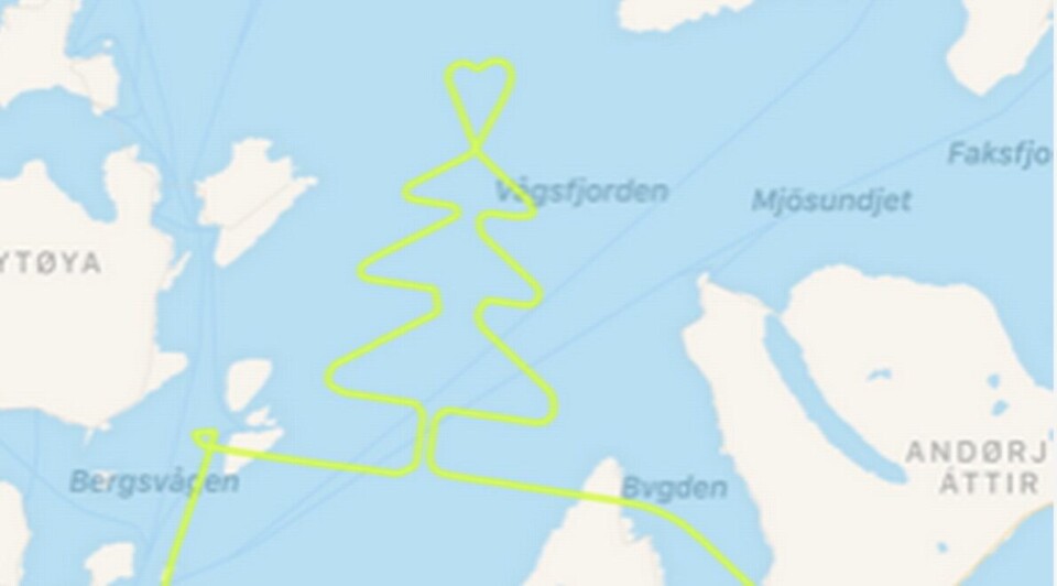 God jul! Juletre laget på vaktlaget ved basen i Harstad.