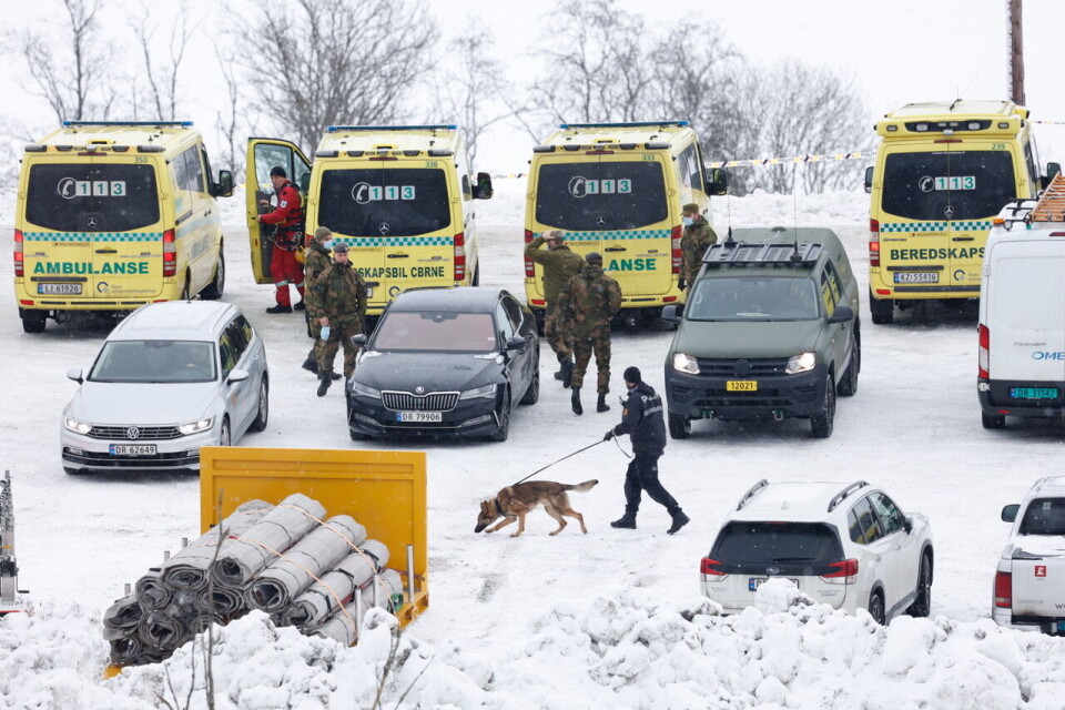 Ask 20210102. Redningsmannskaper i aktivitet i rasområdet ved Ask i Gjerdrum på dag 4. Flere boliger ble tatt av jordskredet og ni personer er savnet. Over 1000 personer i området er evakuert.