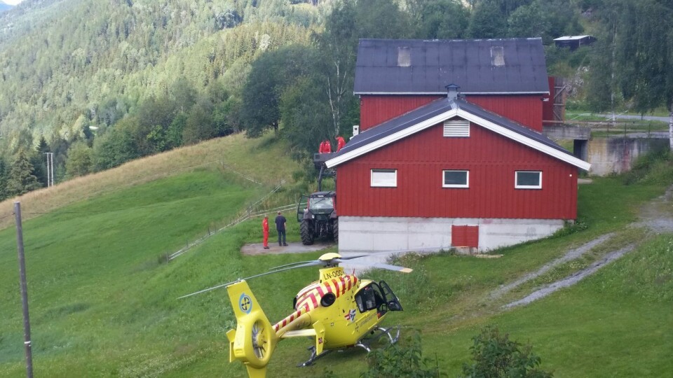 Her ser vi et værkamera plasseres på Guterud gård.
