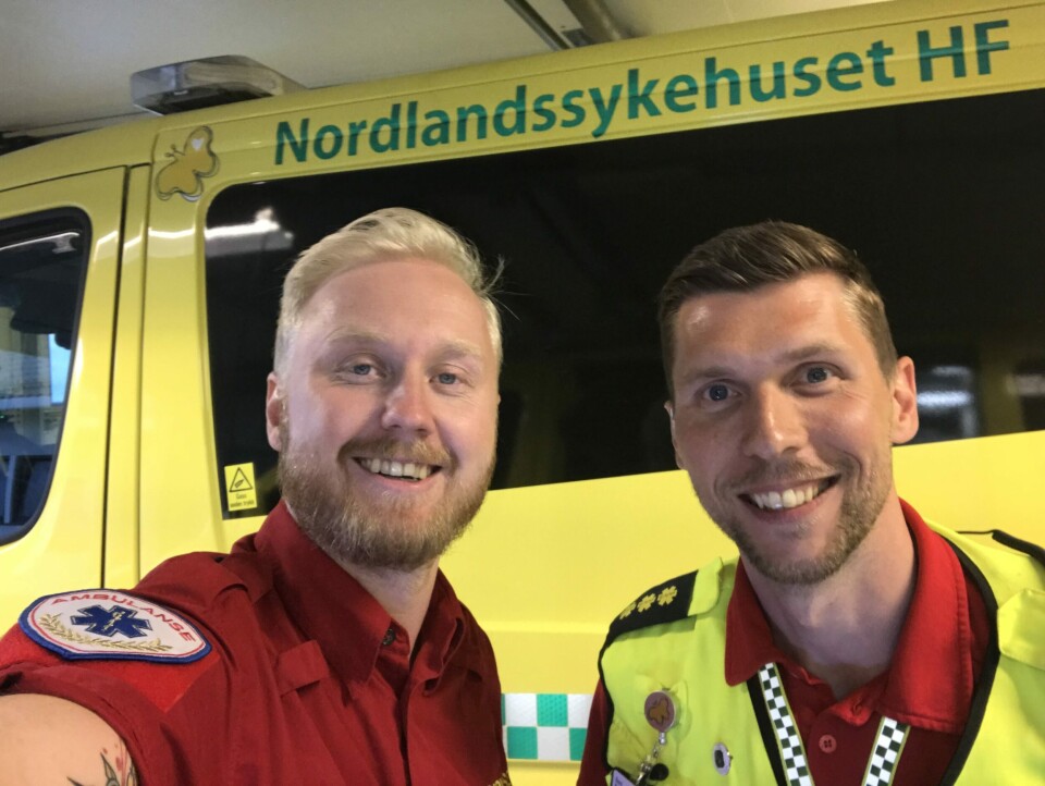 Dani Karlsen, NLSHs ambulansetjeneste til høyre.