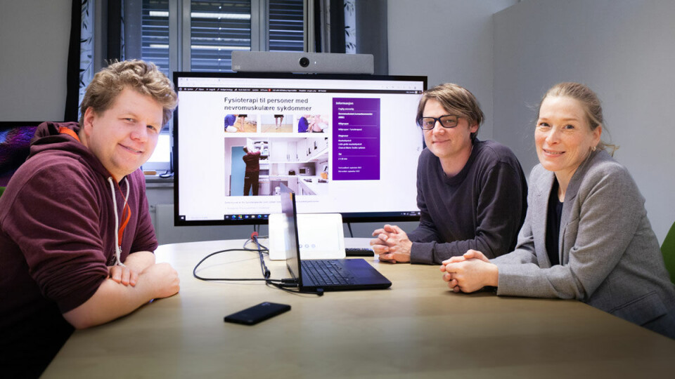 Det er Nasjonal kompetansetjeneste for sjeldne diagnosers team for digital læring som har utviklet listen over sjeldne diagnoser. F.v. rådgiverne Sondre Lysne og Rasmus Schandy Dinessen og redaktør Elisabeth Bækken.