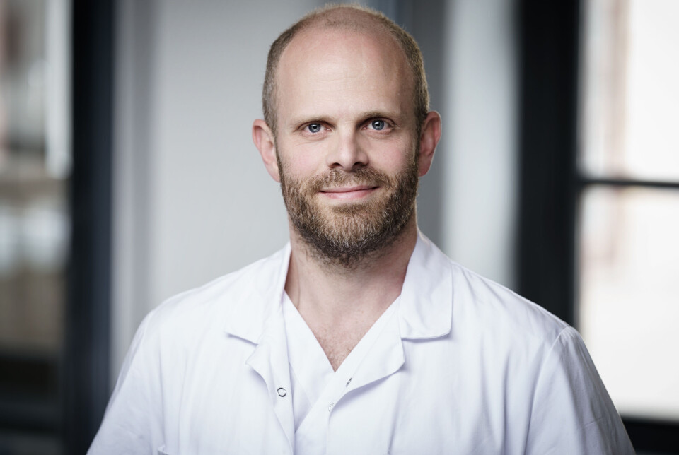 ONKOLOG: Øystein Henske Flatebø ved Aleris Kreftsenter forteller om gode resultater for behandlingen som tilbys. Øystein Henske Flatebø, onkolog ved Aleris Kreftsenter
