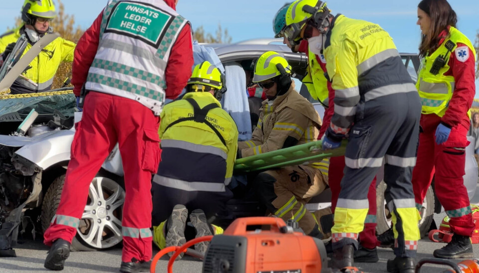 Ansatte i fysisk eller kognitivt krevende yrker kan gå av på særaldersgrense Typiske yrker er ansatte ambulansetjenesten, i Forsvaret, brann- og redningstjenesten, og Kriminalomsorgen, som nå skal kunne jobbe mer etter at de har gått av med pensjon.
