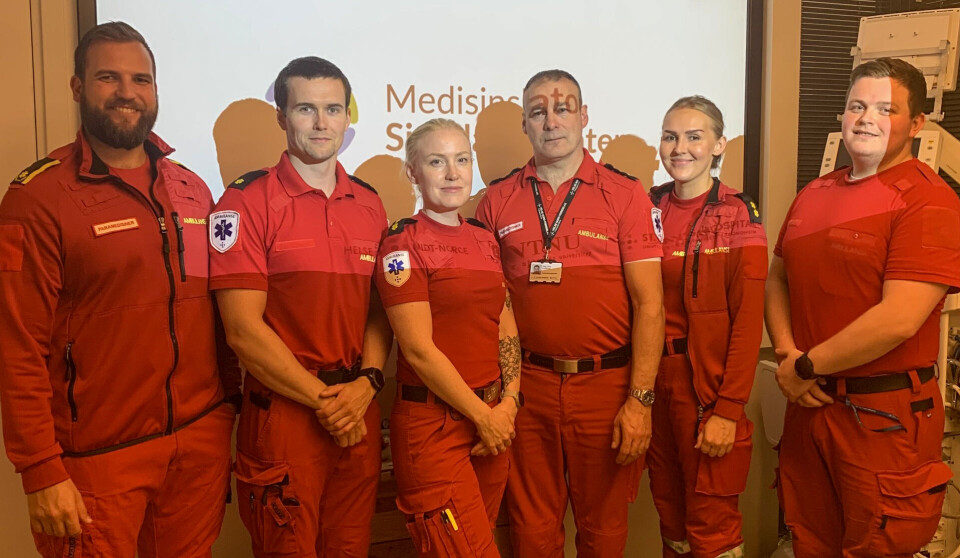 De to lagene fra venstre: Kristoffer Gederås og Simon L. Mikaelsen fra St.Olav Hospital HF, Ragnhild S. Valø, Dag Uno Furuknap, Thale Bråten og Oliver V. Pedersen alle fra Helse Nord-Trøndelag. (Petter Szabo, Eirik R. Pedersen fra St.Olav Hospital HF er ikke med på bildet.)